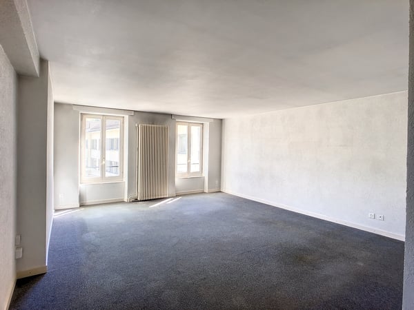 Immeuble mixte de 3779 m3, avec bureaux, dépôt, habitation et garages 12