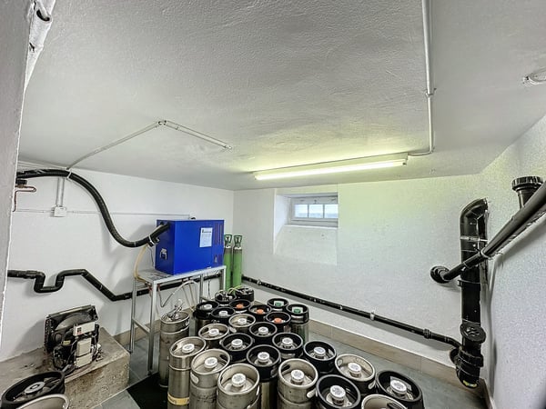 Immeuble mixte avec restaurant 8