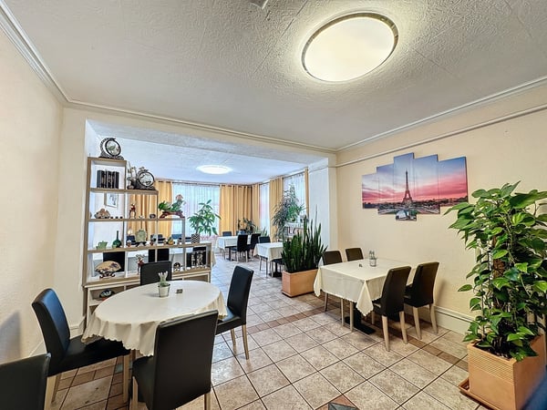 Immeuble mixte avec restaurant 5