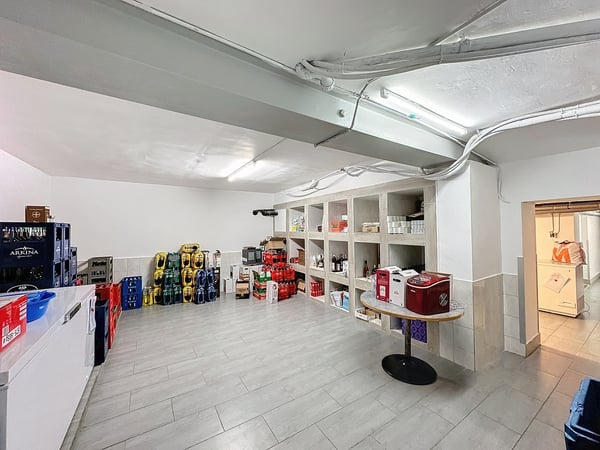 Immeuble mixte avec restaurant 7