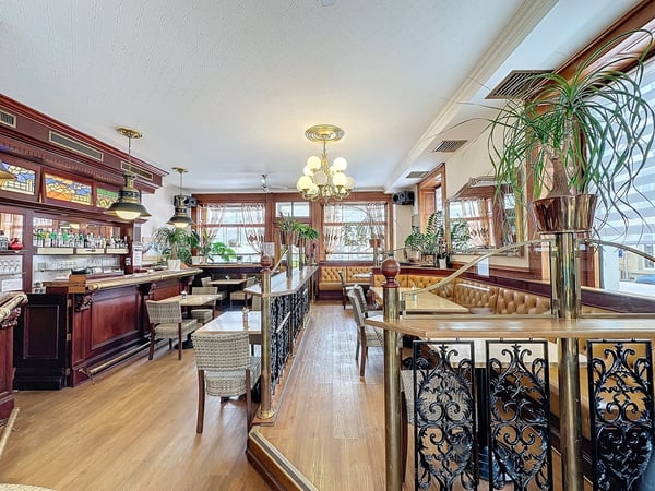 Immeuble mixte avec restaurant 3