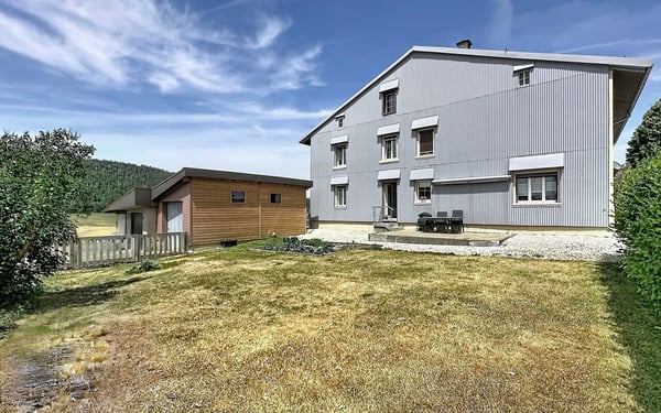 Ancienne ferme mitoyenne rénovée 12
