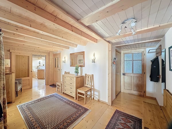 Maison mitoyenne rénovée avec bâtiment  6 studios revenus CHF 52'000.- 8