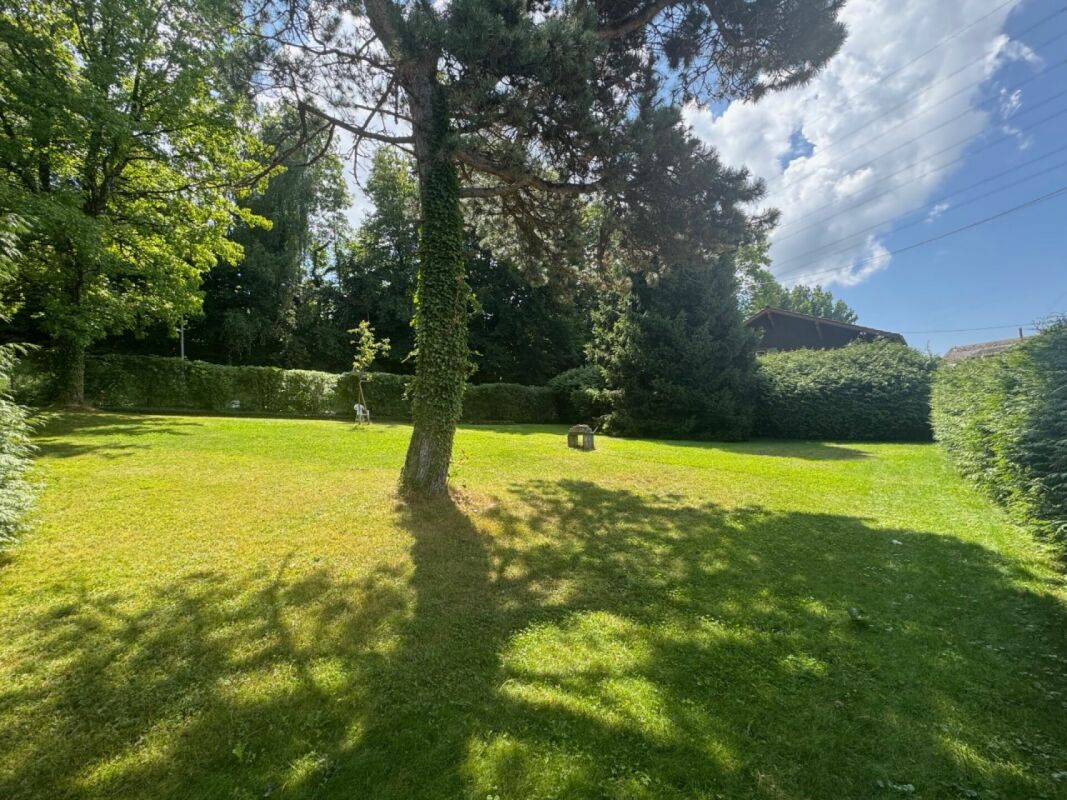Magnifico terreno edificabile di 1.800 m² a Epalinges, quartiere Croisettes