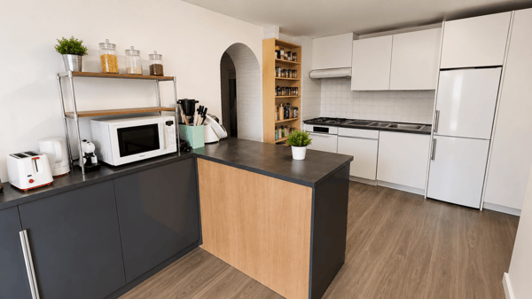 Immeuble locatif de rendement au coeur de Céligny 33