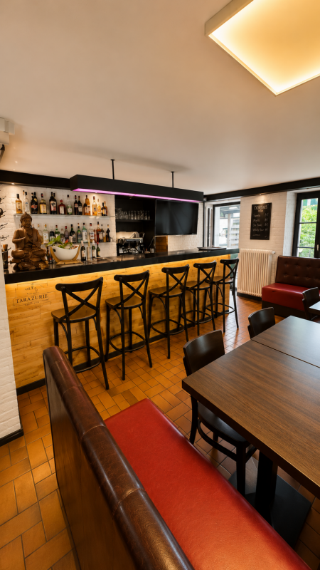 Raro in vendita, immobile ad uso locativo con 5 appartamenti e ristorante nel cuore di Céligny-GE
