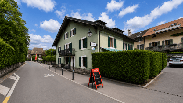 Immeuble locatif de rendement au coeur de Céligny 1