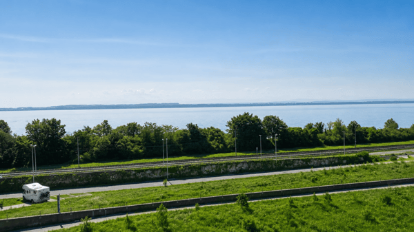 Superbe villa individuelle avec vue panoramique, à 200 m. du Lac 11