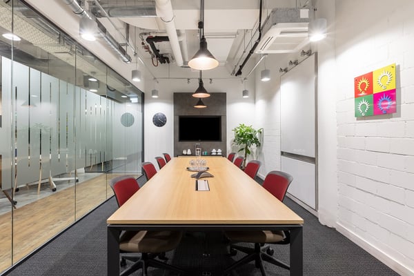 All-inclusive-Zugang zu professionellen Büroräumen für 1 Person in Regus Main Station 5