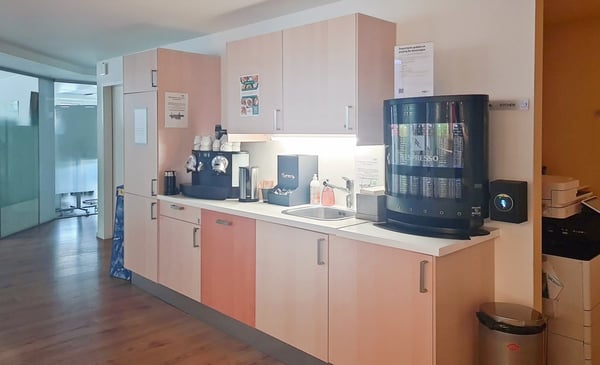 All-inclusive-Zugang zu professionellen Büroräumen für 1 Person in Regus City Old Town 10