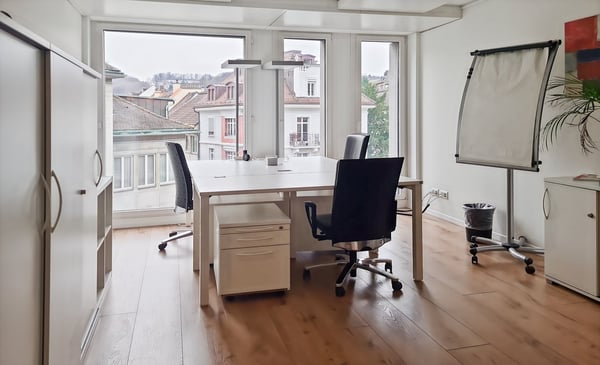 Privatbüro für drei Personen in Regus City Old Town 14