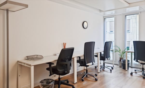 Privatbüro für drei Personen in Regus City Old Town 1