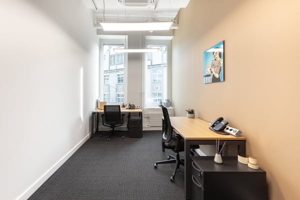 All-inclusive-Zugang zu professionellen Büroräumen für 2 Personen in Regus Main Station 2