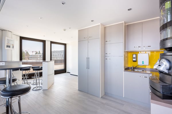 Trouvez un espace de bureau à Regus Balexert Tower pour 4 personnes où tout est pris en charge 7