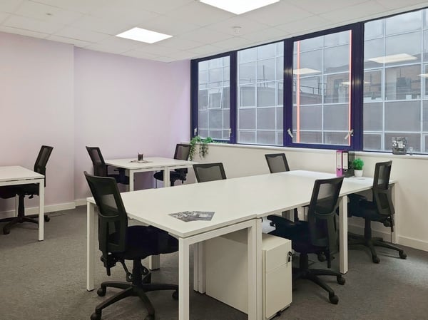 Privater Büroraum für 4 Personen in Regus Main Station 2