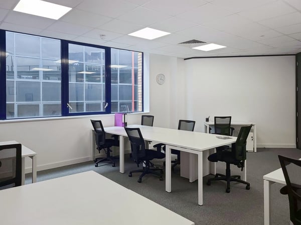 Privater Büroraum für 4 Personen in Regus Main Station 12