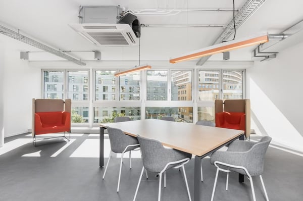 Espace de bureau ouvert pour 10 personnes à Regus Bessieres 6