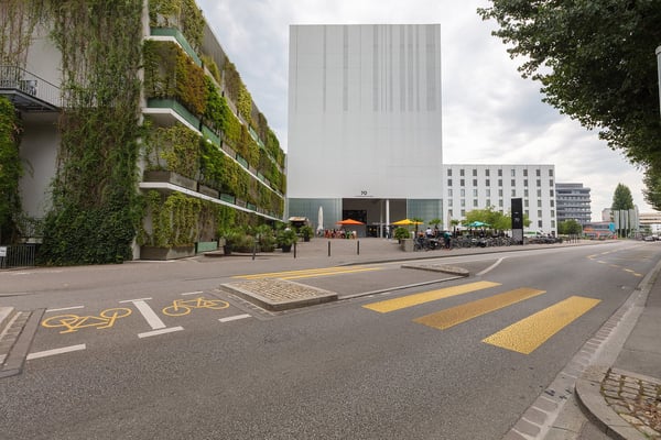 All-inclusive-Zugang zu professionellen Büroräumen für 1 Person in Regus Stücki Village 2