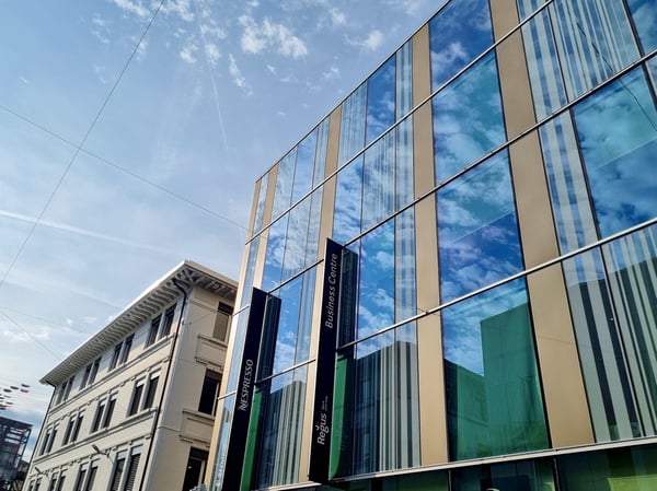 Espace de bureau privé pour 3 personnes à Regus City Flon 4