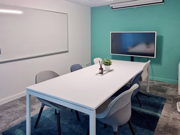 Espace de bureau privé pour 3 personnes à Regus City Flon 9