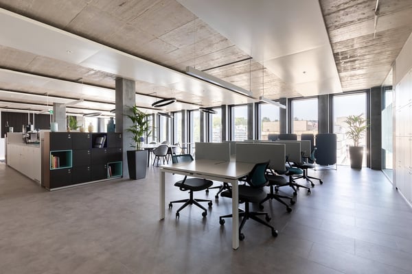 Espace de bureau ouvert pour 10 personnes à Regus Pont Rouge 1