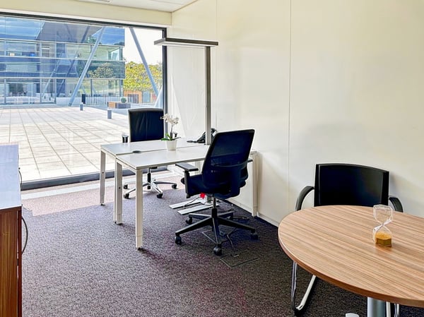 Espace de bureau ouvert tout compris pour vous-même et votre équipe à Regus Business Park 13
