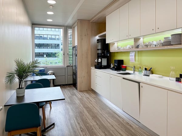 Beziehen Sie einsatzbereite Großraumbüros für 10 Personen in Regus Dammstrasse 13