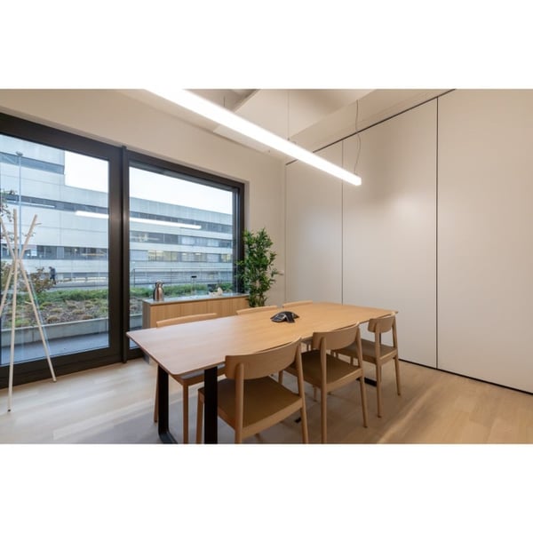 Espace de bureau ouvert tout compris pour vous-même et votre équipe à Regus Airport 7