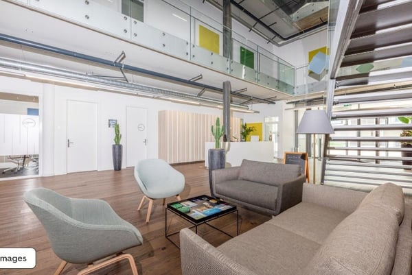 Réservez un espace de bureau ouvert pour les entreprises de toutes tailles à Regus iLife City 1