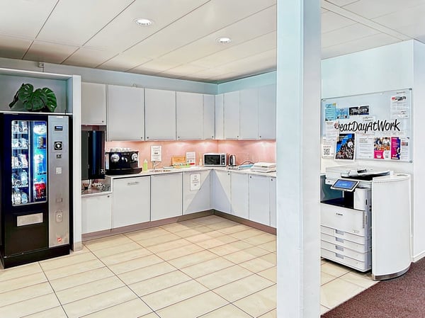 Trouvez un espace de bureau à Regus Business Park pour 4 personnes où tout est pris en charge 8