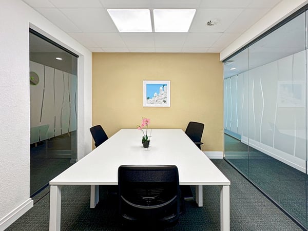 Accès aux espaces de travail professionnels de Regus Main Station 7