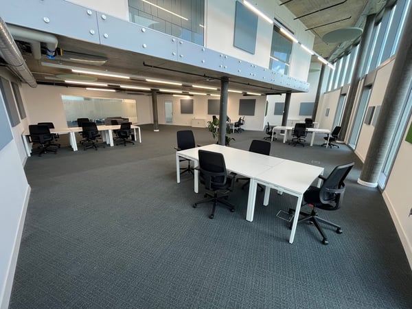Réservez un espace de bureau ouvert pour les entreprises de toutes tailles à Regus iLife City 7