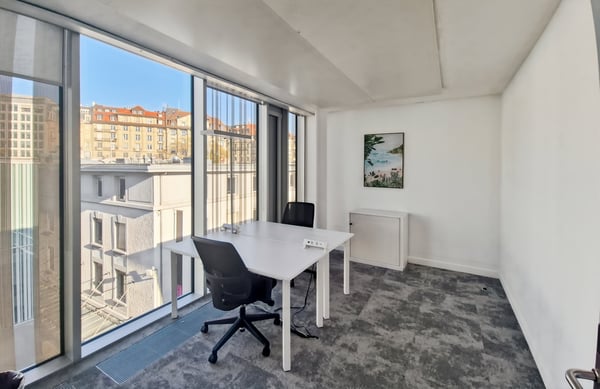Bureau privé pour 2 à Regus City Flon 2