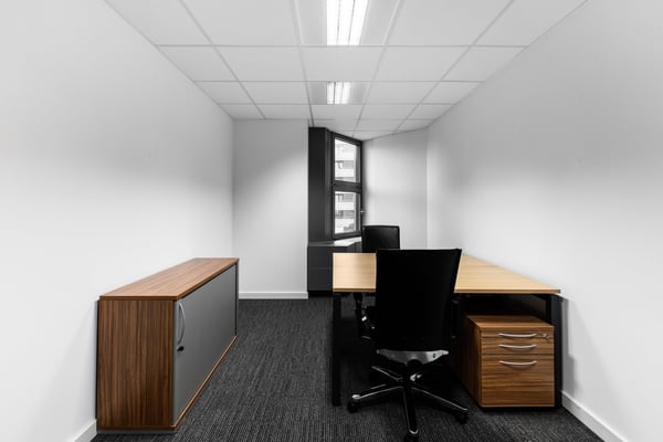 Privater Büroraum für 3 in Regus Metalli 3