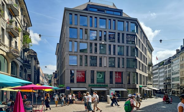 Eigener Schreibtisch in Regus City Old Town 7