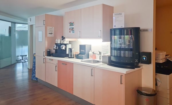 Privater Büroraum für 5 in Regus City Old Town 9