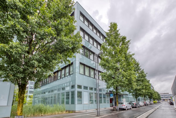 Eigener Schreibtisch in Regus Dammstrasse 2