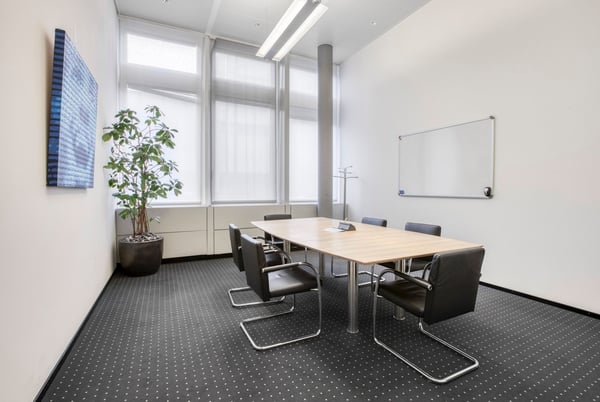 Privater Büroraum für 5 in Regus Dammstrasse 6