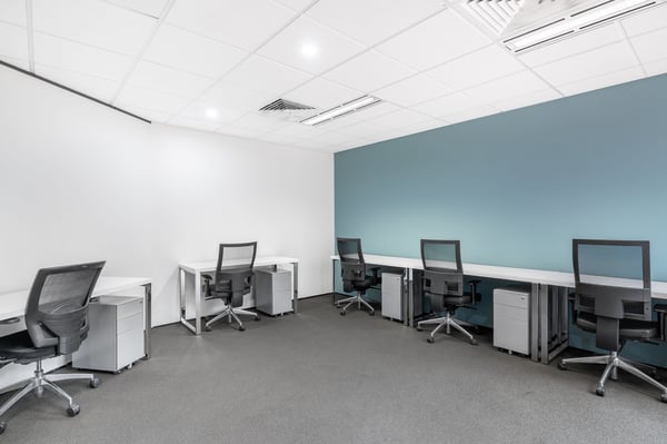 Bureau privé pour 3 à Regus Rhone 13 3