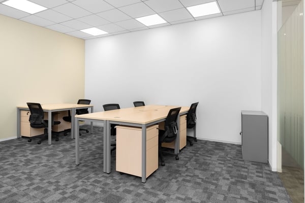 Bureau privé pour 4 à Regus Versoix Station Lakeside 2
