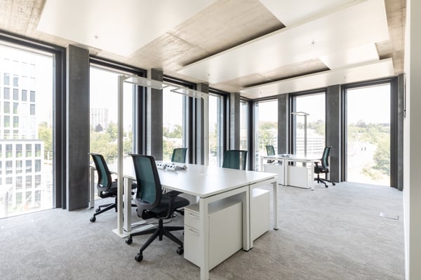 Bureau privé pour 2 à Regus Pont Rouge 7