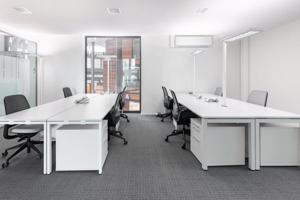 Eigener Schreibtisch in Regus Stücki Village 8