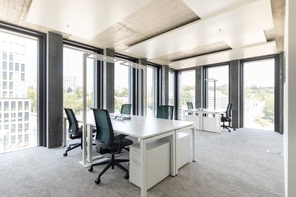 Bureau privé pour 15 à Regus Pont Rouge 3
