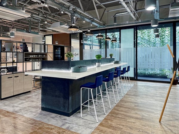 Bureau privé pour 15 à Regus Meyrin 7