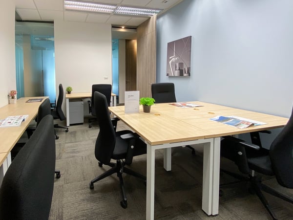 Bureau privé pour 40 à Regus Business Park 1