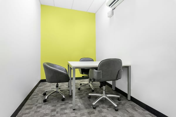 Bureau privé pour 50 à Regus Business Park 2