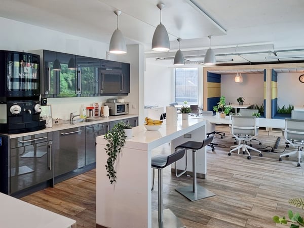 Bureau privé pour 50 à Regus City Flon 10