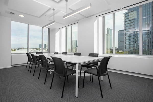 Bureau privé pour 40 à Regus Morges 6