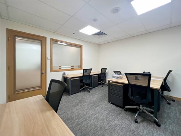 Bureau privé pour 20 à Regus Bessieres 1