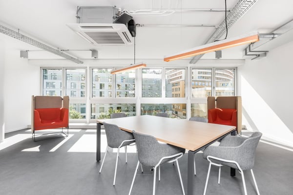 Bureau privé pour 30 à Regus Bessieres 2